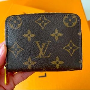 Authentic Louis Vuitton Zippy Coin Purse Monogram